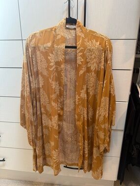 Novella Royale Hitchhiker Kimono - Golden Dahlia